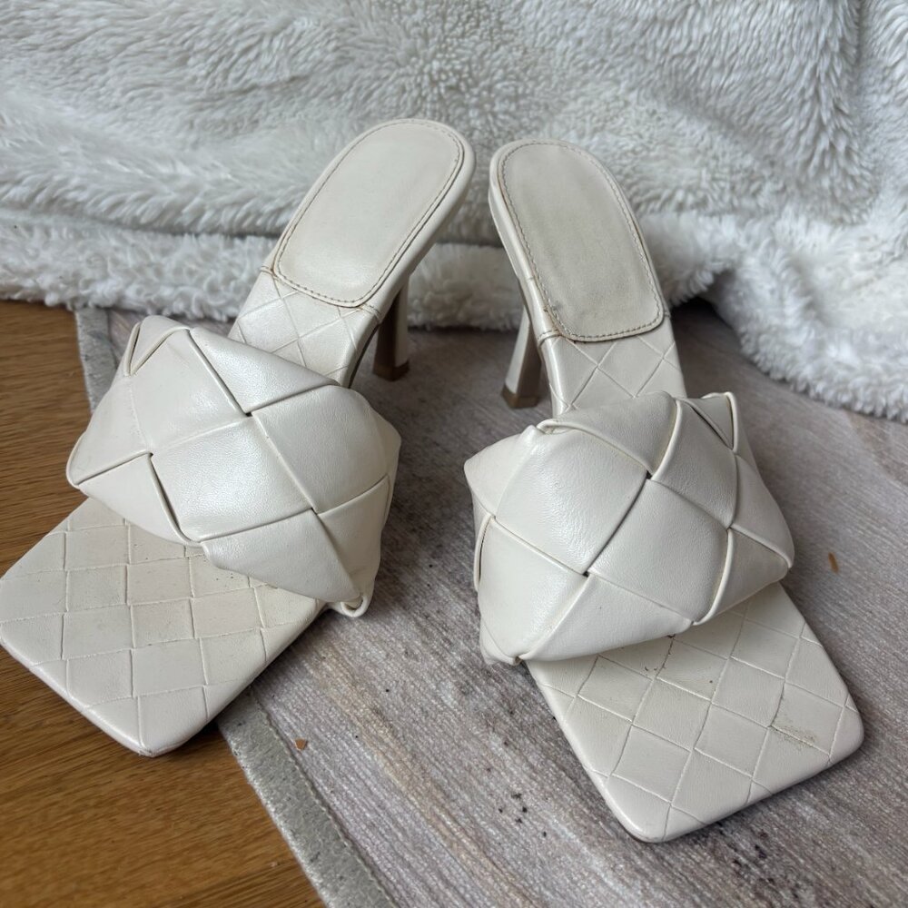 Bottega Inspired White Square Open Toe Heeled Woven Leather Sandals (6.5)